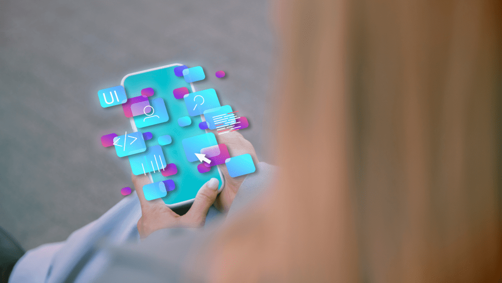 Persona usando la IA en su móvil